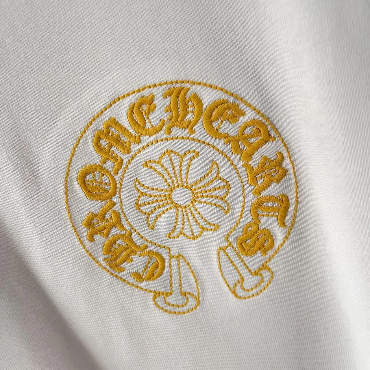 🅿️200 ch Crow* 2025 spring and summer new style Sanskrit horseshoe cross cross vacuum embroidery short-sleeved t-shirt custom fabric 300g same style for men and women Size: S M L XL XXL Five codes Color: black white